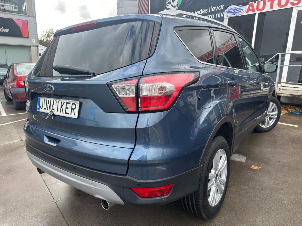 SE VENDE FORD KUGA 1.5 ECOBOOST 4X2 8