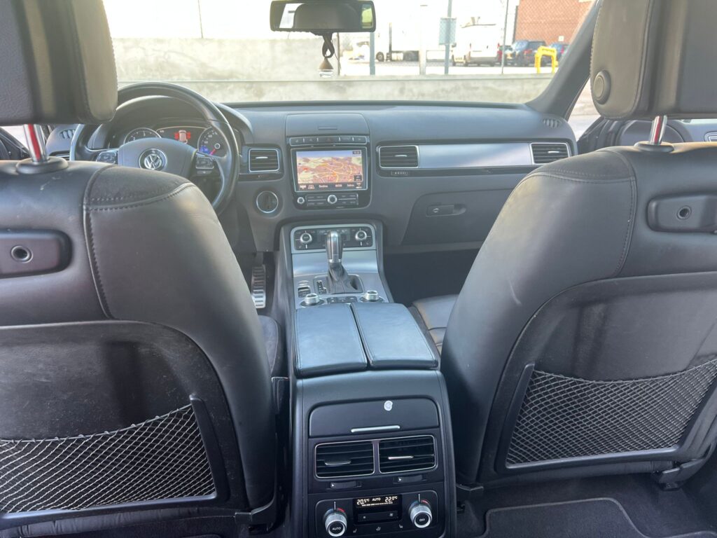 SE VENDE W.TOUAREG 3.0TDI TIPTRONIC R LINE 28