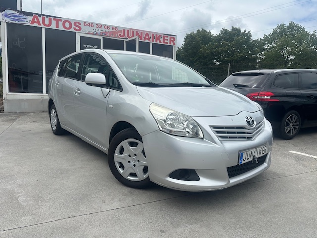 SE VENDE TOYOTA VERSO 1.6 GASOLINA 7 PLAZAS 1
