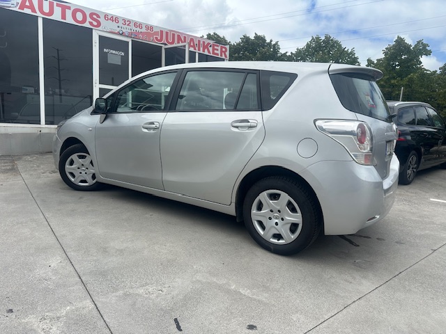 SE VENDE TOYOTA VERSO 1.6 GASOLINA 7 PLAZAS 8