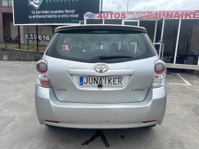 SE VENDE TOYOTA VERSO 1.6 GASOLINA 7 PLAZAS 9