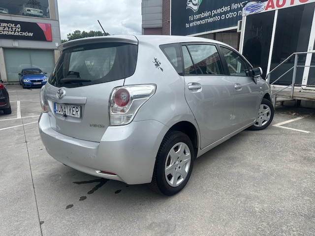 SE VENDE TOYOTA VERSO 1.6 GASOLINA 7 PLAZAS 10