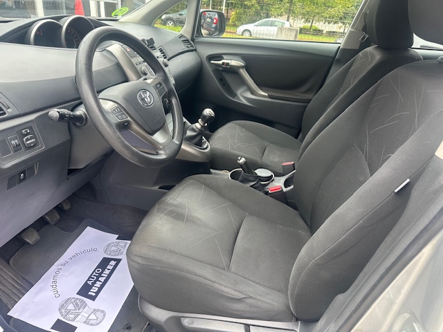 SE VENDE TOYOTA VERSO 1.6 GASOLINA 7 PLAZAS 12