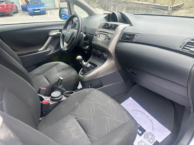 SE VENDE TOYOTA VERSO 1.6 GASOLINA 7 PLAZAS 19