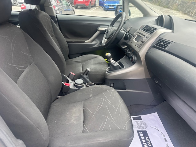 SE VENDE TOYOTA VERSO 1.6 GASOLINA 7 PLAZAS 20