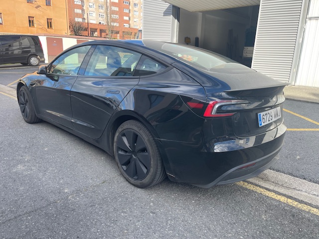 SE VENDE TESLA MODEL 3 2024 5