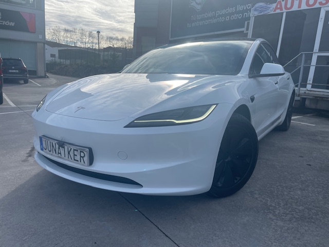 SE VENDE TESLA MODEL 3 2024 12