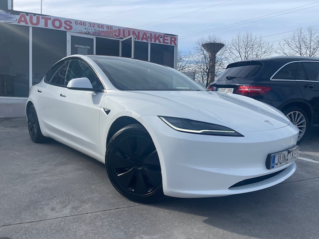 SE VENDE TESLA MODEL 3 2024 1
