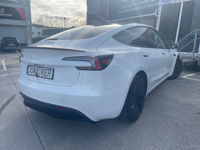SE VENDE TESLA MODEL 3 2024 15