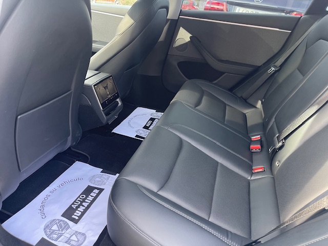 SE VENDE TESLA MODEL 3 2024 24