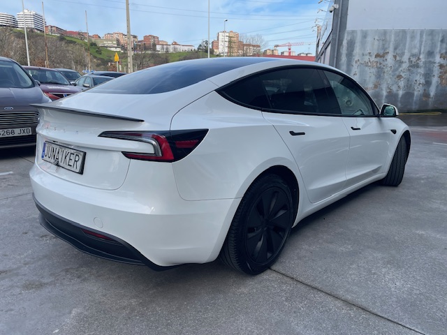 SE VENDE TESLA MODEL 3 2024 30