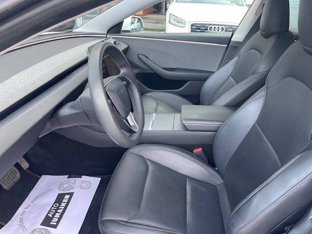 SE VENDE TESLA MODEL 3 2024 32