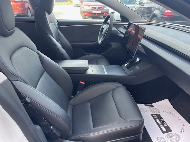 SE VENDE TESLA MODEL 3 2024 40