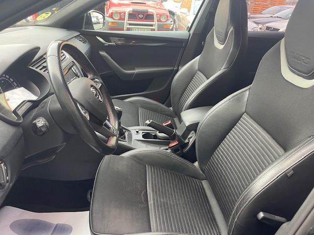 SE VENDE SKODA OCTAVIA COMBI VRS 184CV 33