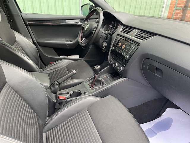 SE VENDE SKODA OCTAVIA COMBI VRS 184CV 42