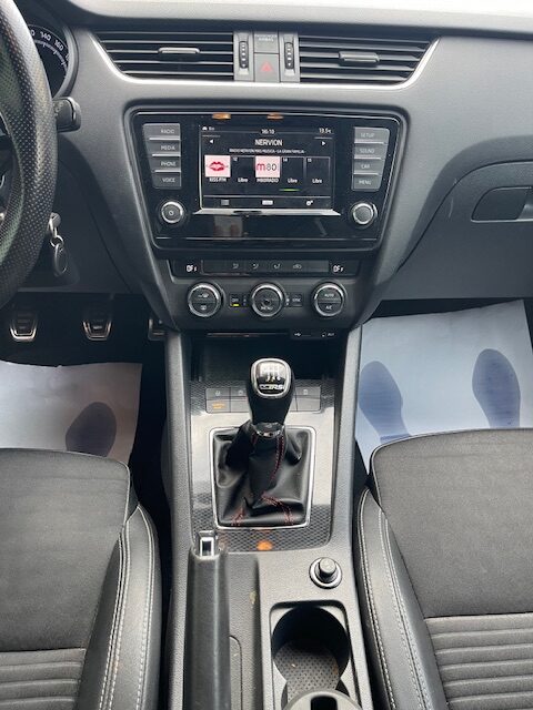 SE VENDE SKODA OCTAVIA COMBI VRS 184CV 52