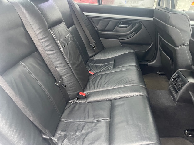 SE VENDE BMW SERIE 5 530i 37