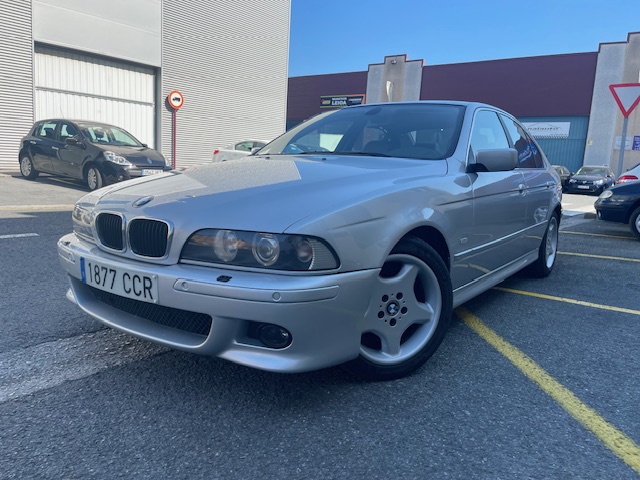 SE VENDE BMW SERIE 5 530i 2