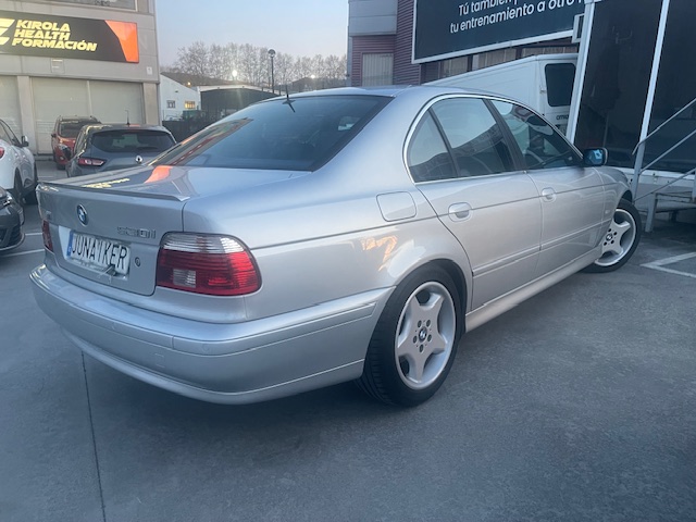 SE VENDE BMW SERIE 5 530i 26