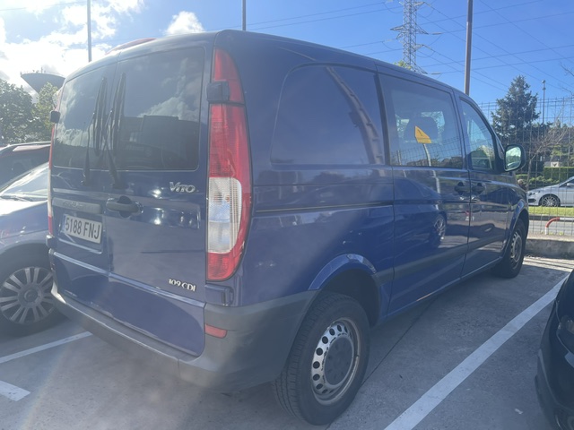 SE VENDE MERCEDES VITO 109 CDI 1