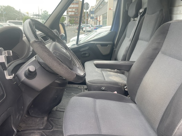 SE VENDE RENAULT MASTER 9