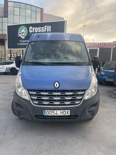 SE VENDE RENAULT MASTER 13