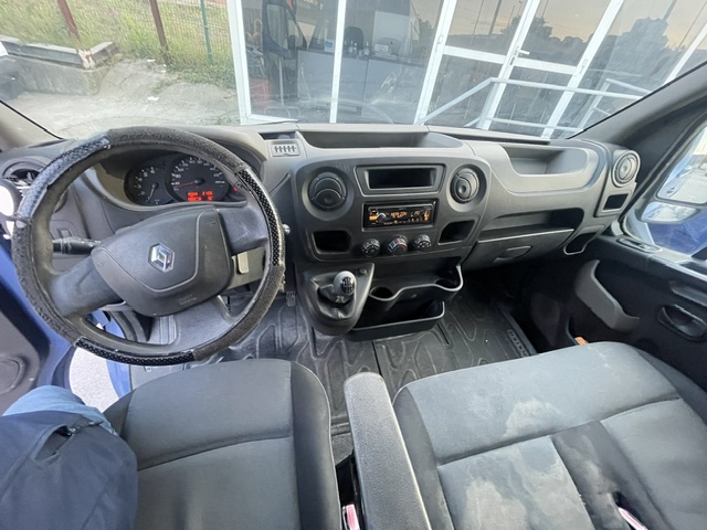 SE VENDE RENAULT MASTER 33