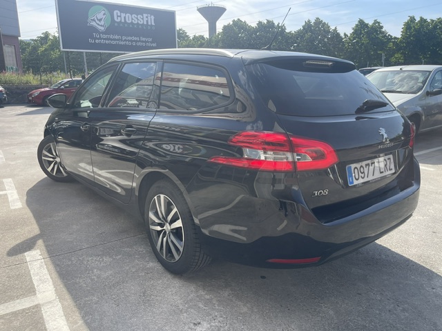 SE VENDE PEUGEOT 308 SW STYLE BLUEHDI 130 SS 8