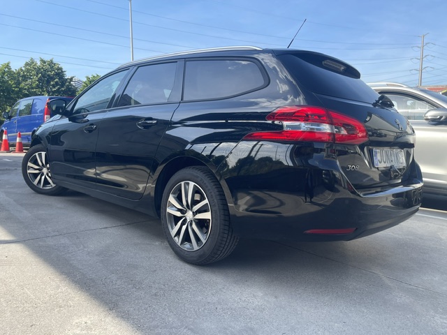 SE VENDE PEUGEOT 308 SW STYLE BLUEHDI 130 SS 14