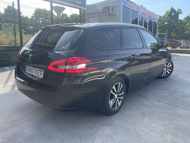 SE VENDE PEUGEOT 308 SW STYLE BLUEHDI 130 SS 16