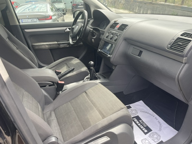 SE VENDE W.TOURAN 1.9 TDI 5 PLAZAS 22