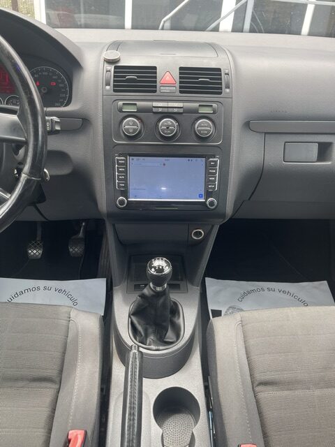 SE VENDE W.TOURAN 1.9 TDI 5 PLAZAS 25