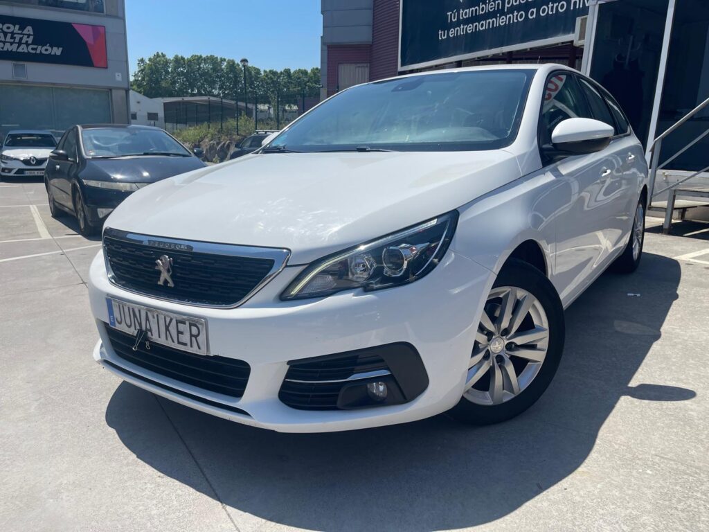 SE VENDE PEUGEOT 308 SW STYLE BLUEHDI 130 SS 39