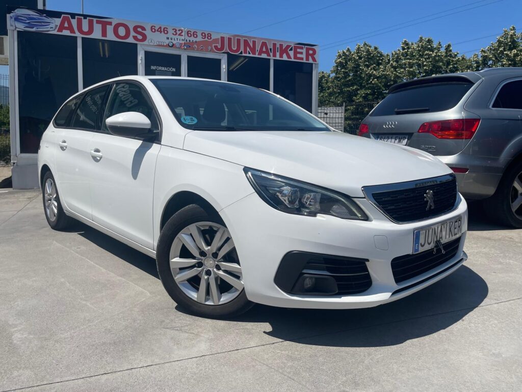 SE VENDE PEUGEOT 308 SW STYLE BLUEHDI 130 SS 41