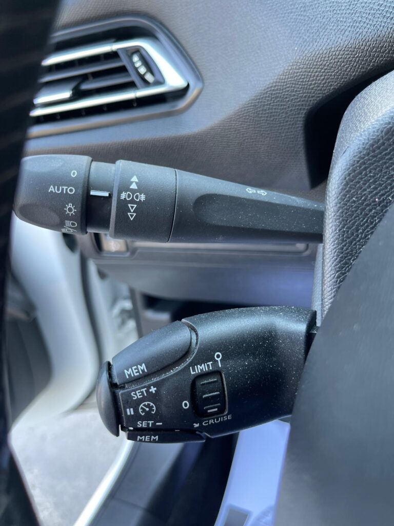 SE VENDE PEUGEOT 308 SW STYLE BLUEHDI 130 SS 58