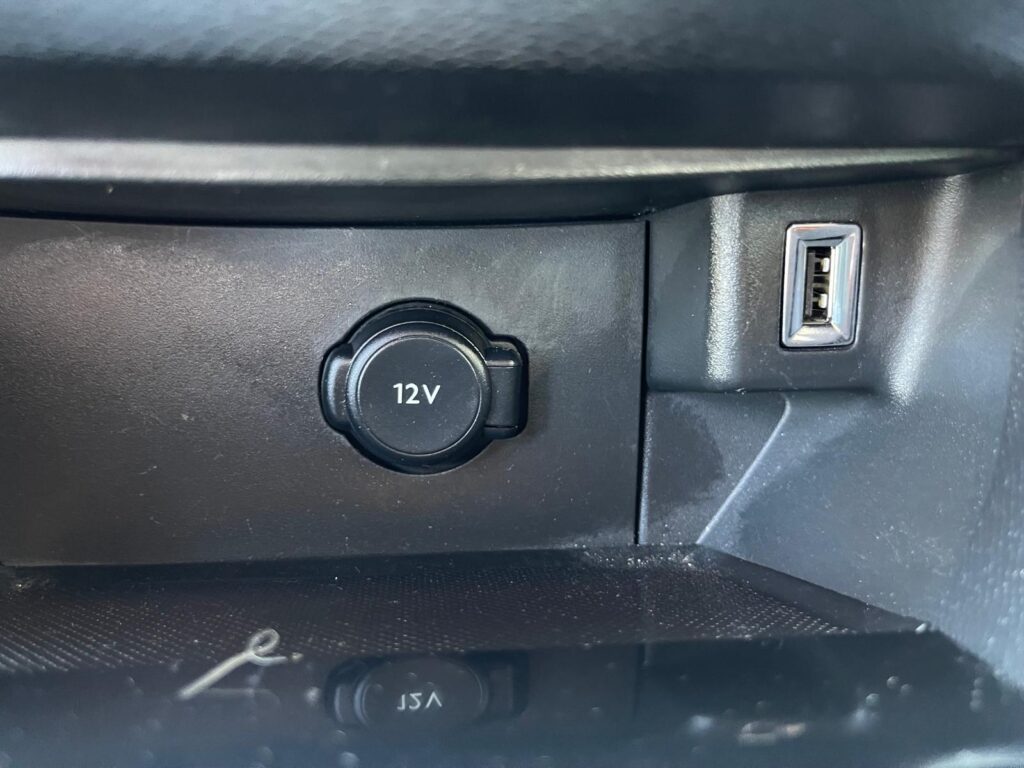 SE VENDE 308 SW STYLE HDI 130CV 24