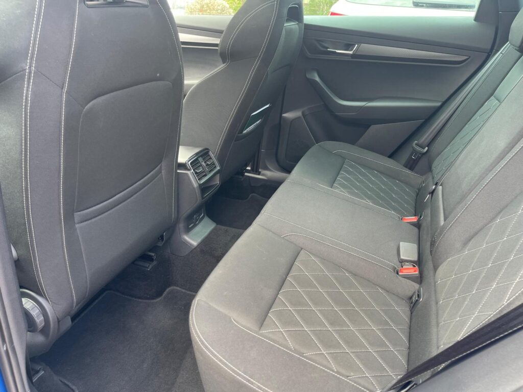 SE VENDE SKODA KAROQ SPORT LINE 1.5TSI 150CV AUTOMATICO 19