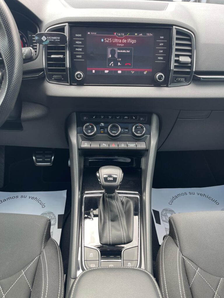 SE VENDE SKODA KAROQ SPORT LINE 1.5TSI 150CV AUTOMATICO 23