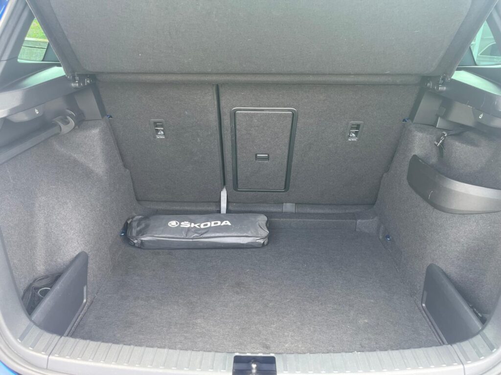 SE VENDE SKODA KAROQ SPORT LINE 1.5TSI 150CV AUTOMATICO 22