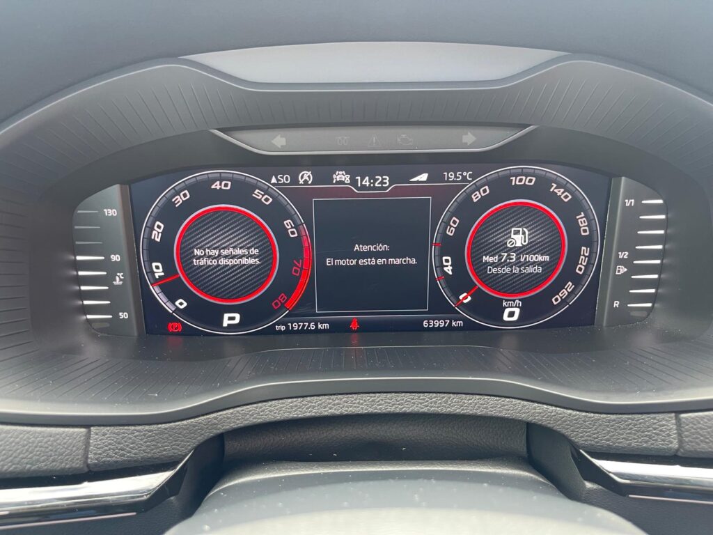 SE VENDE SKODA KAROQ SPORT LINE 1.5TSI 150CV AUTOMATICO 33