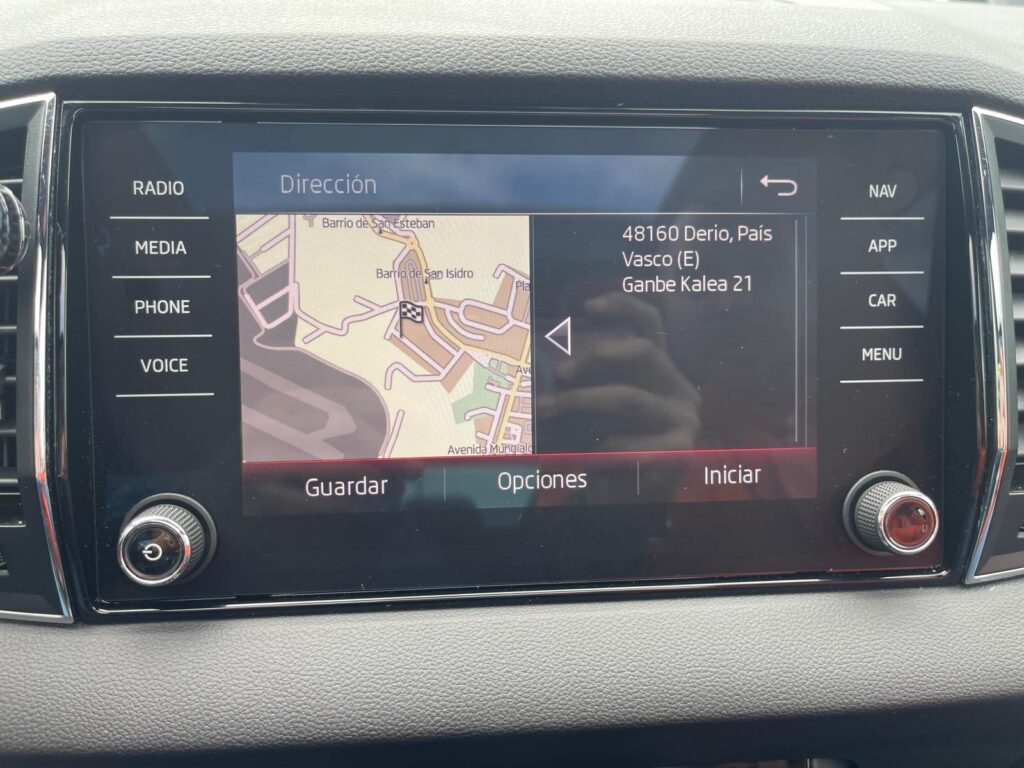SE VENDE SKODA KAROQ SPORT LINE 1.5TSI 150CV AUTOMATICO 35