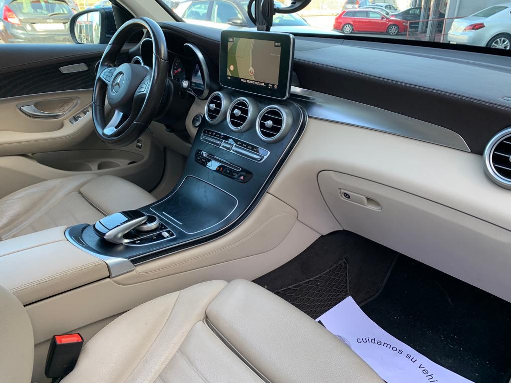 SE VENDE MERCEDES GLC 250 CDI 204 CV AMG LINE 30