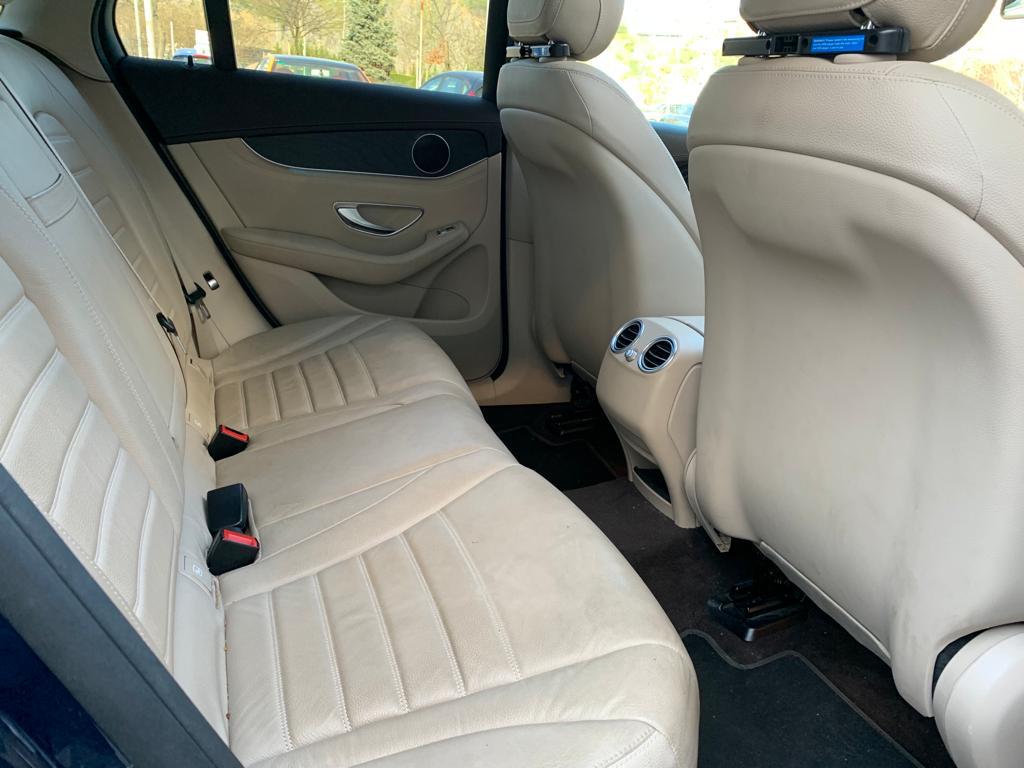 SE VENDE MERCEDES GLC 250 CDI 204 CV AMG LINE 33