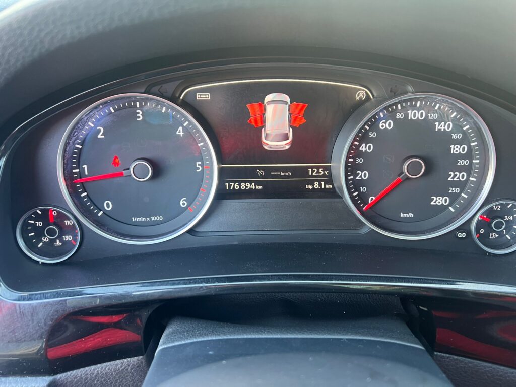 SE VENDE W.TOUAREG 3.0TDI TIPTRONIC R LINE 17