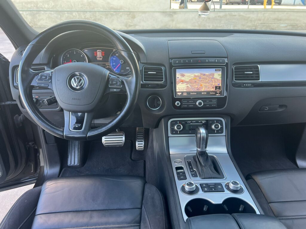 SE VENDE W.TOUAREG 3.0TDI TIPTRONIC R LINE 11