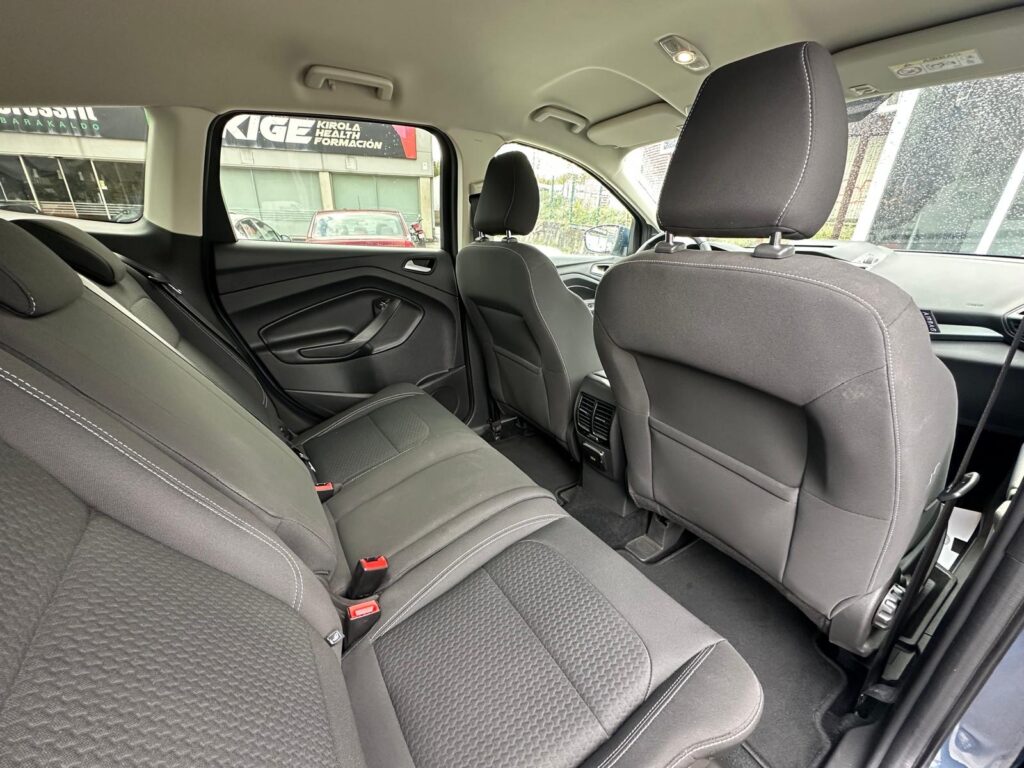 SE VENDE FORD KUGA 1.5 ECOBOOST 4X2 27